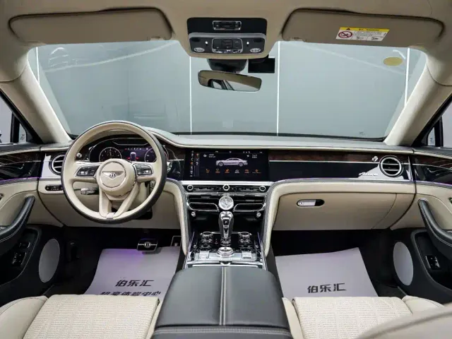 Bentley Flying Spur — Фото автомобиля 17