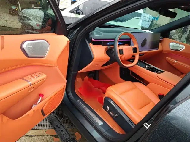 Lynk & Co 900 — Фото автомобиля 15