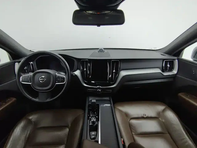 Volvo XC60 — Фото автомобиля 5