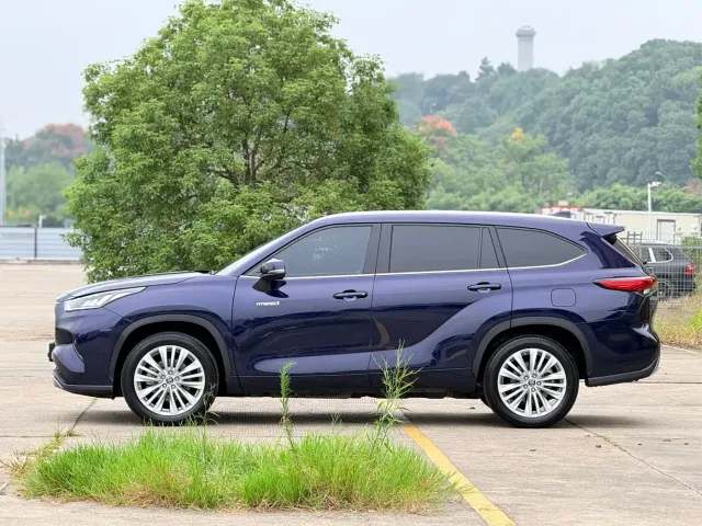 Toyota Highlander — Фото автомобиля 4