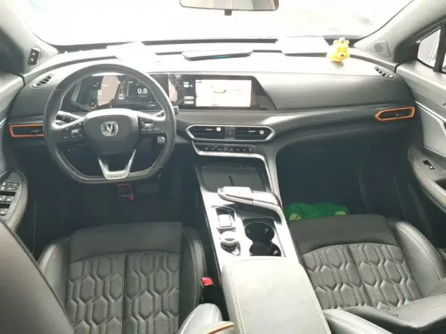Changan UNI-T — Фото автомобиля 9