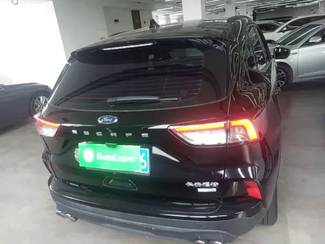 Ford Escape — Фото автомобиля 5