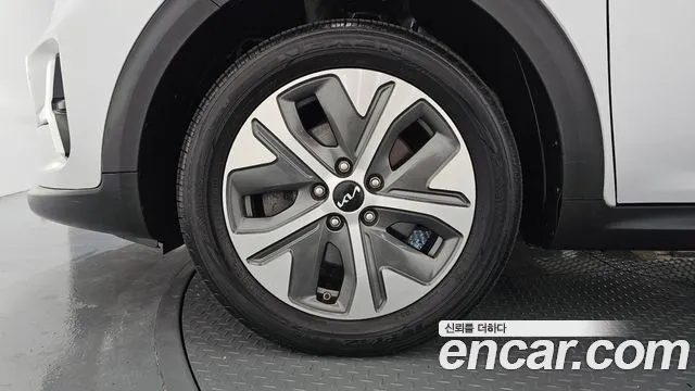 Kia Niro — Фото автомобиля 5