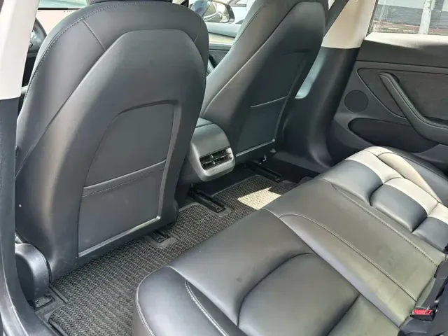 Tesla Model 3 — Фото автомобиля 6