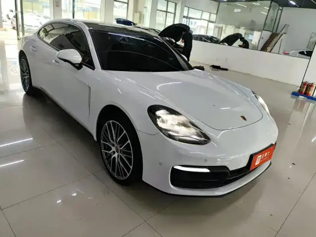 Porsche Panamera — Фото автомобиля 2