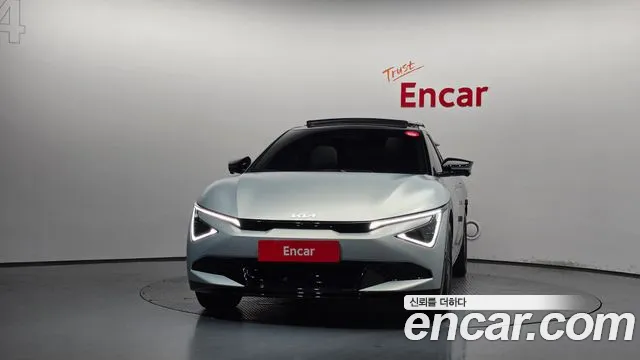 Kia EV6 Новый EV6 Standard 2WD — Фото автомобиля 2