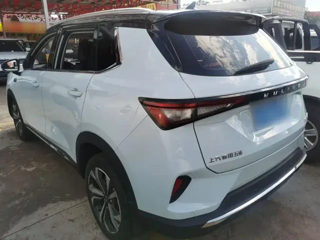 Wuling Asta — Фото автомобиля 4