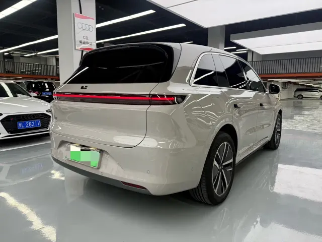 Li Auto L6 — Фото автомобиля 28