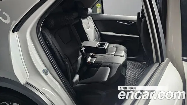 Kia Niro — Фото автомобиля 8