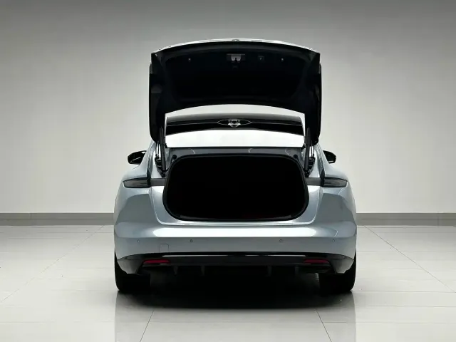 NIO NIO ET5 2025 75kWh — Фото автомобиля 15