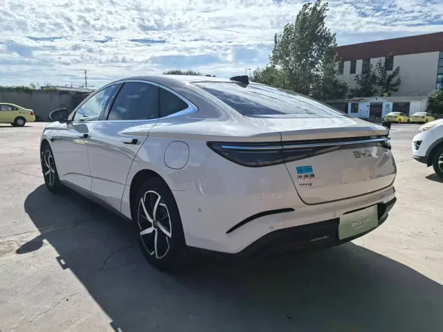 BYD Seal 07 DM-i — Фото автомобиля 7