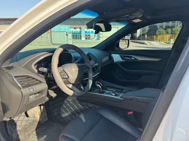 Cadillac CT5 — Фото автомобиля 5