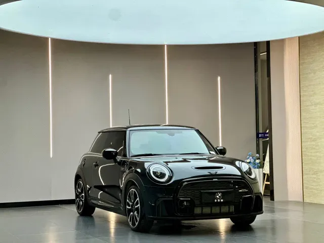MINI Hatch — Фото автомобиля 3