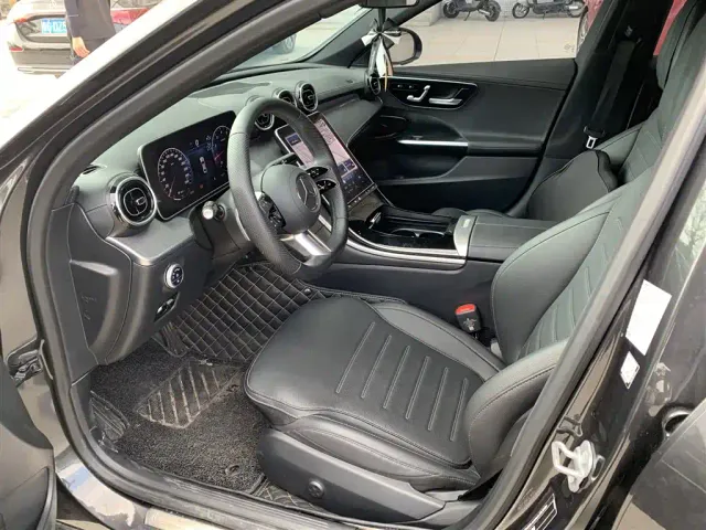 Mercedes-Benz C-Class — Фото автомобиля 4