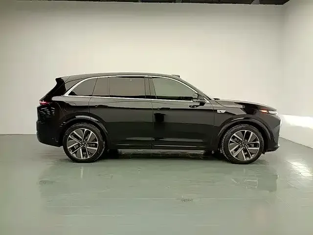 Li Auto L7 — Фото автомобиля 8