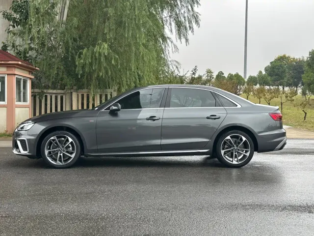 Audi A4L — Фото автомобиля 14