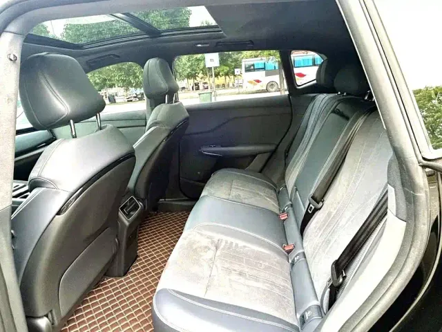 Voyah Auto Voyah Zhiyin 2024 Long Range Super Charging Edition — Фото автомобиля 10