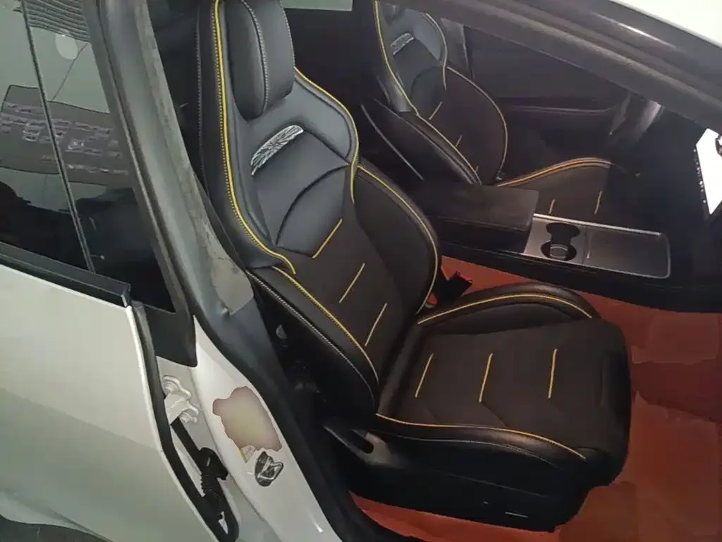 Tesla Model Y 2024 Rear-Wheel Drive Version — Фото автомобиля 24