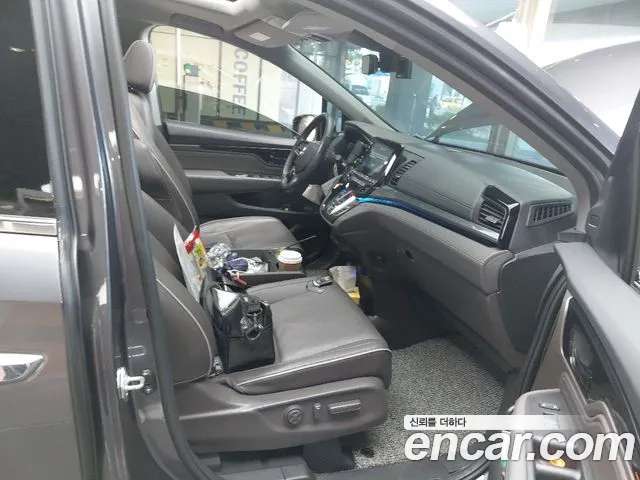 Honda Odyssey — Фото автомобиля 10