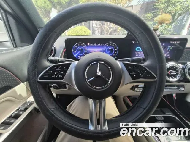 Mercedes-Benz EQB X243 — Фото автомобиля 8