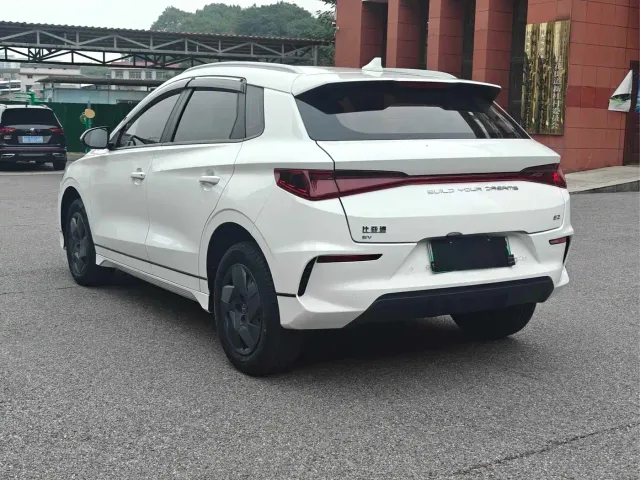 BYD e2 — Фото автомобиля 9