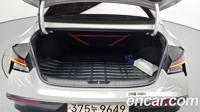 Hyundai AVANTE — Фото автомобиля 16