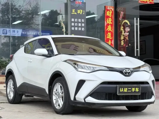 Toyota C-HR — Фото автомобиля 3