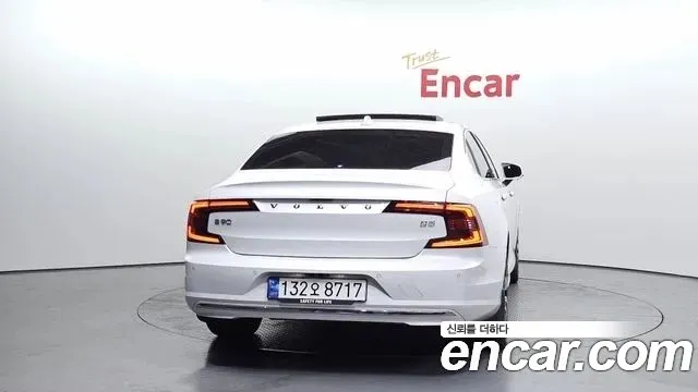 Вольво S90 — Фото автомобиля 4