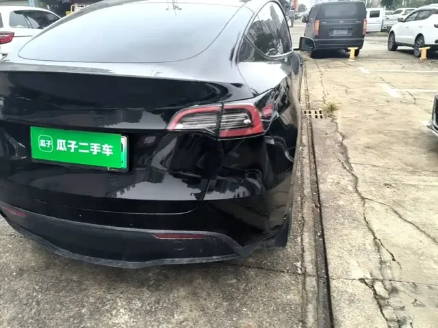 Tesla Model Y 2021 Standard Range Rear-Wheel Drive — Фото автомобиля 7