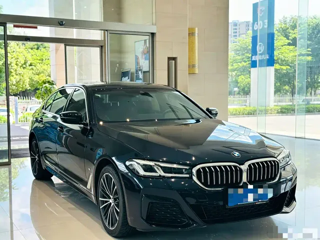 BMW 5 Series — Фото автомобиля 3