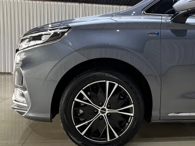 Roewe iMAX8 — Фото автомобиля 21
