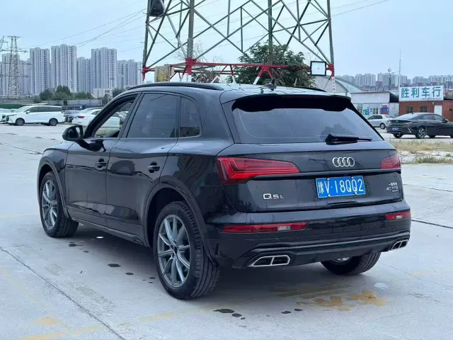 Audi Q5L — Фото автомобиля 9
