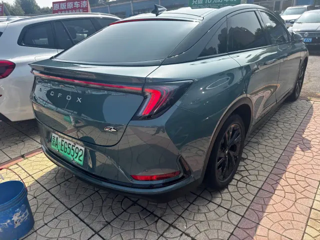 Arcfox Alpha S — Фото автомобиля 18