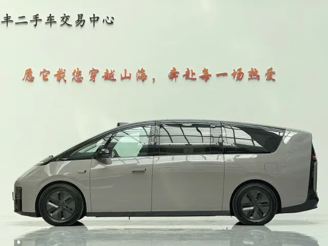 Li Auto MEGA — Фото автомобиля 4