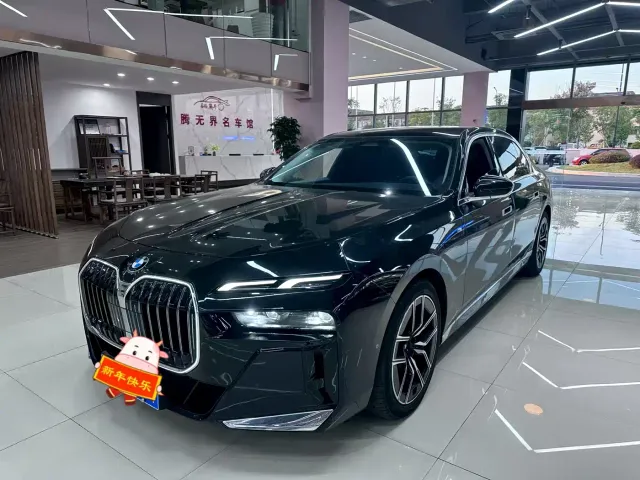 Фотография автомобиля — BMW 7 Series