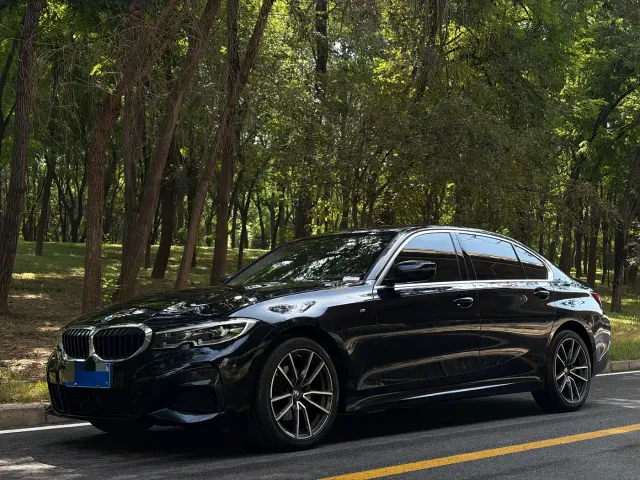 Фотография автомобиля — BMW 3 Series