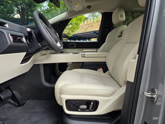 Li Auto MEGA — Фото автомобиля 16