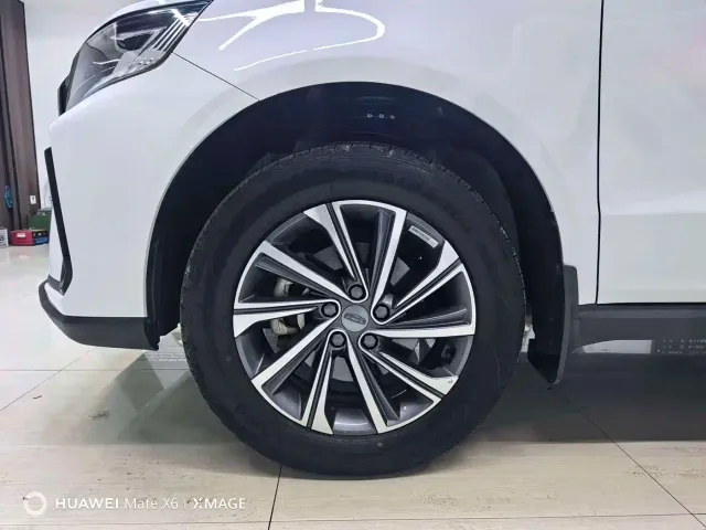 Geely Vision X6 — Фото автомобиля 9
