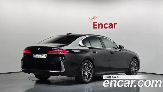 BMW 5-Series 5 серия (G60) — Фото автомобиля 2