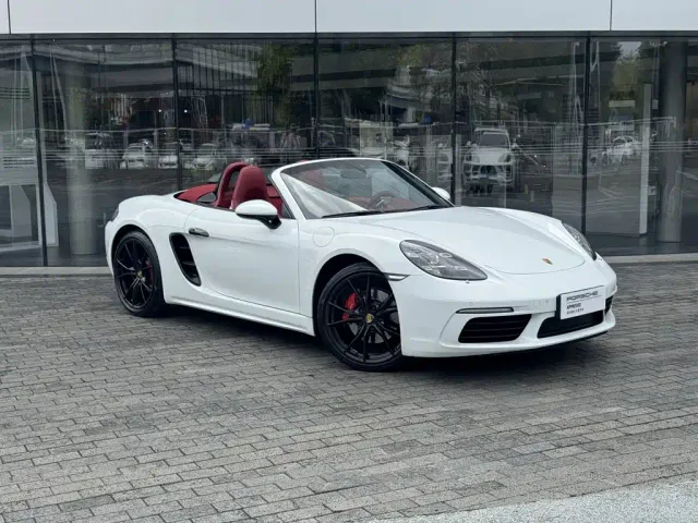 Porsche 718 — Фото автомобиля 2