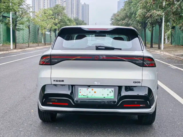 Changan Qiyuan Q05 — Фото автомобиля 4