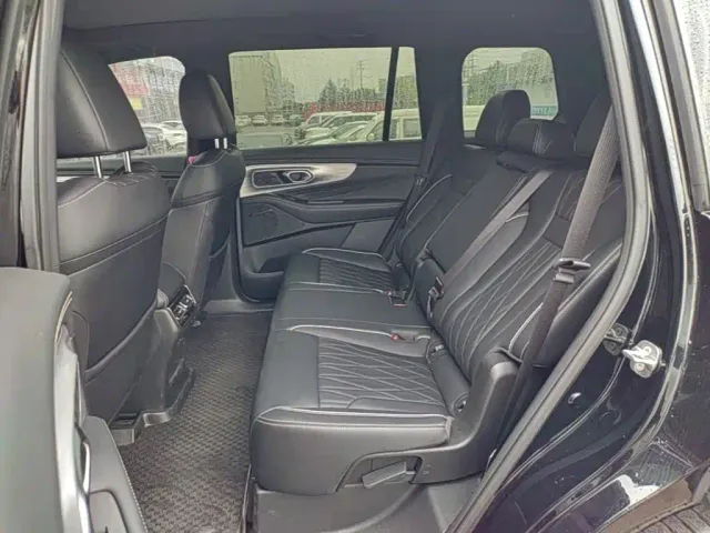 GAC Trumpchi GS8 — Фото автомобиля 16