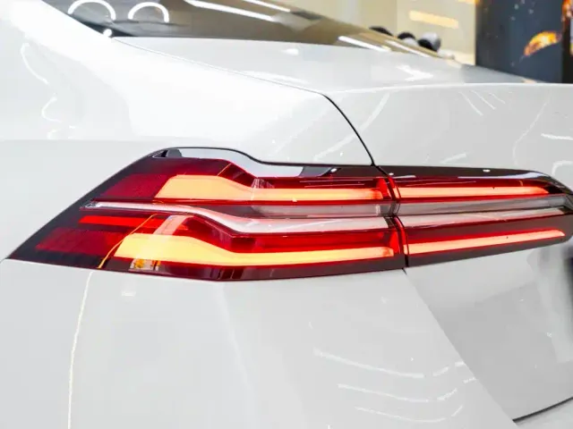 BMW 5 Series — Фото автомобиля 9