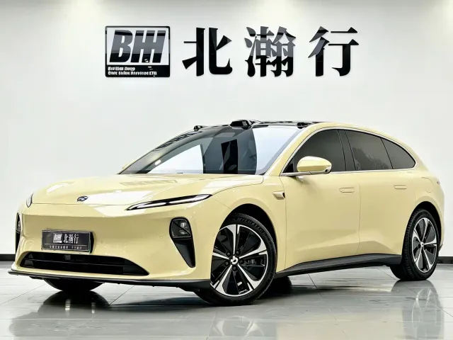 Фотография автомобиля — Nio ET5 Touring
