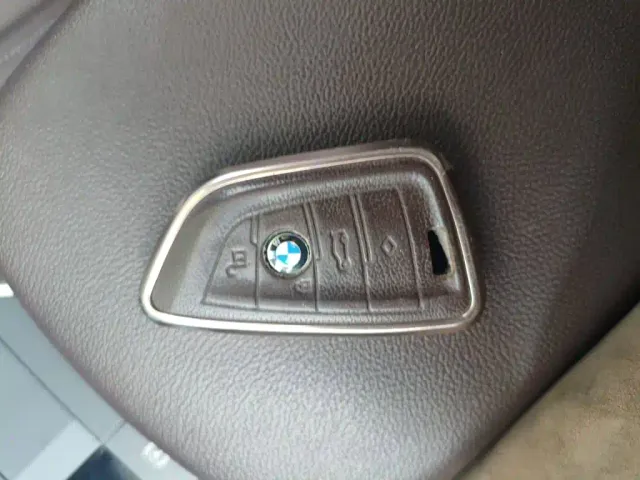 BMW iX3 — Фото автомобиля 11