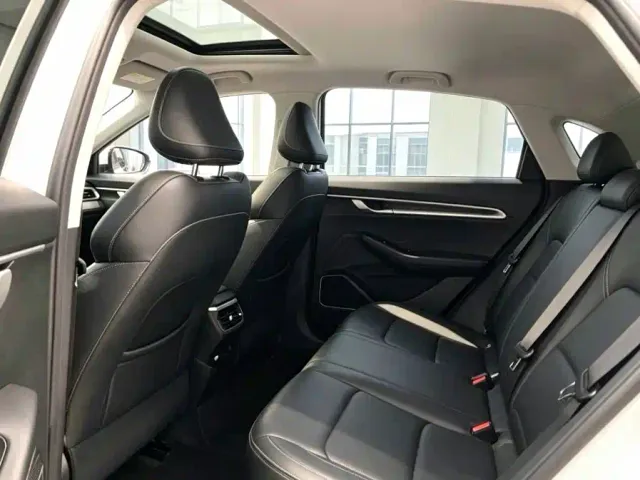 Geely Emgrand — Фото автомобиля 5