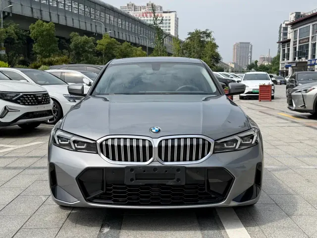 BMW 3 Series — Фото автомобиля 2