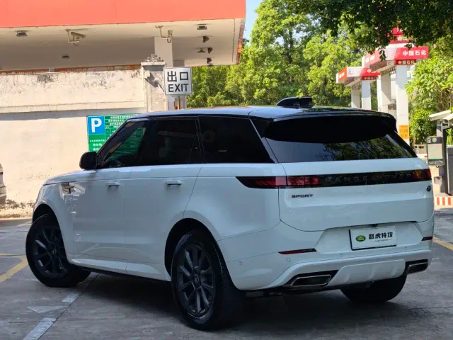 Land Rover Range Rover Sport — Фото автомобиля 10