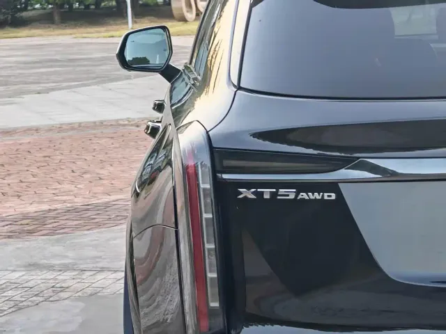 Cadillac XT5 — Фото автомобиля 8