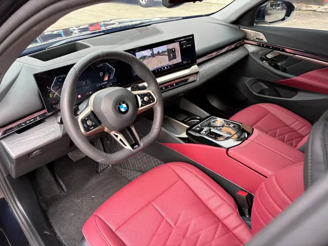BMW 5 Series — Фото автомобиля 10